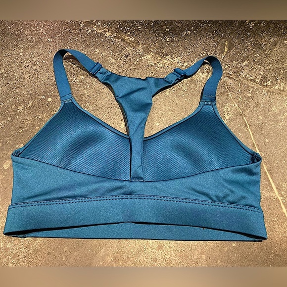 NWOT - Victoria Secret Sport Bra - Picture 3 of 11